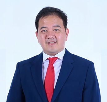นายธนาพัทธ์